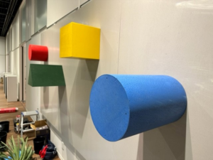 土浦市駅前で行われた華展の設営、撤去作業を行いました。