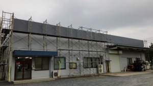 石岡市　工場壁面看板　シート加工工事