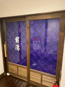 つくば市　温浴施設　ガラスステッカー施工しました(^^♪
