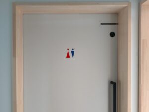 児童施設様　屋内外サイン施工　素材と太さと組み合わせ